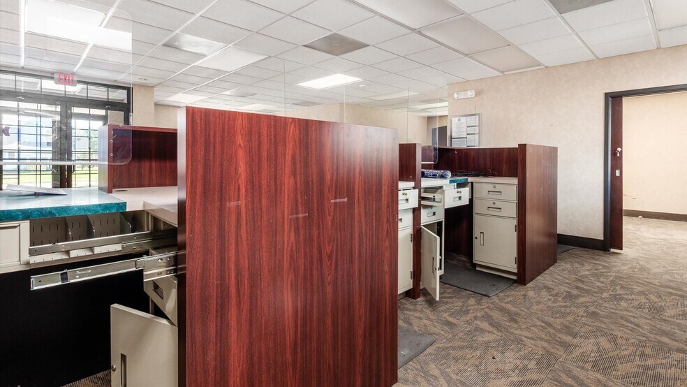 More Photos Of 220 E State St, Newcomerstown Bank For Sale