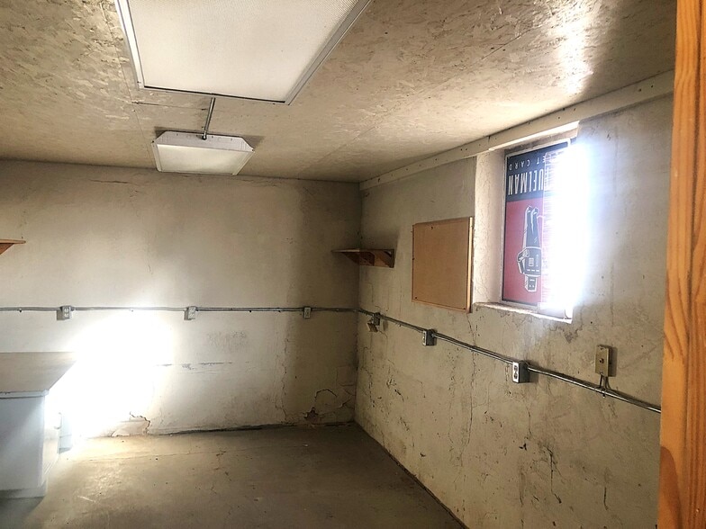 More Photos Of 2650 U.S. Rte 66 Hwy, Gallup Flex For Sale