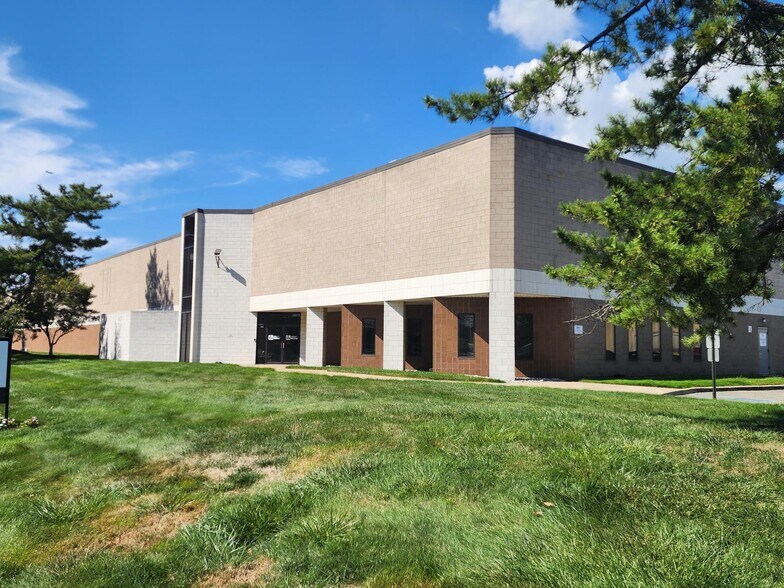 Primary Photo Of 70 Newfield Ave, Edison Warehouse For Lease