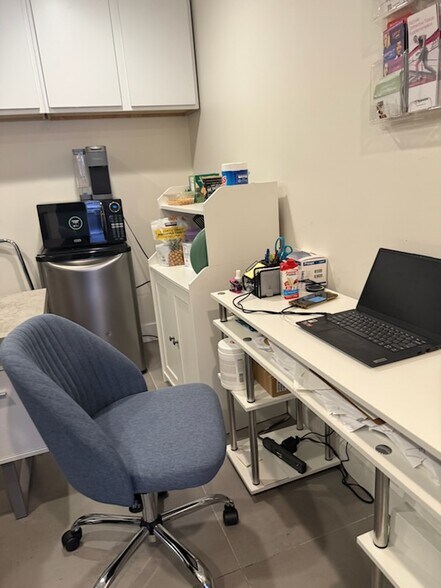 More Photos Of 200 Newport Center Dr, Newport Beach Medical For Lease