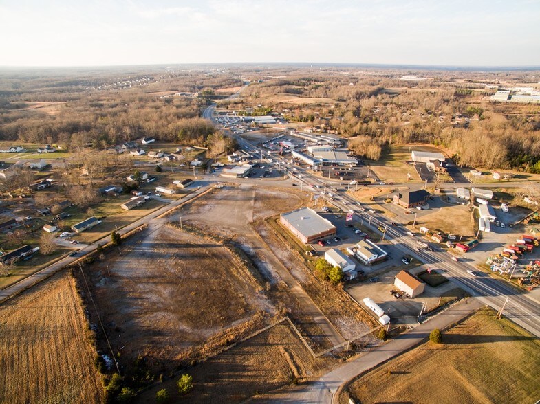 More Photos Of 1900 Highway 46 S, Dickson Land For Lease