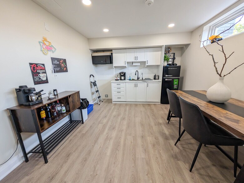 More Photos Of 172-174 Eastchester Ave, St Catharines Medical For Lease