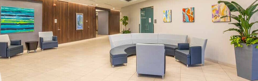 More Photos Of 2203 N Lois Ave, Tampa Office For Lease