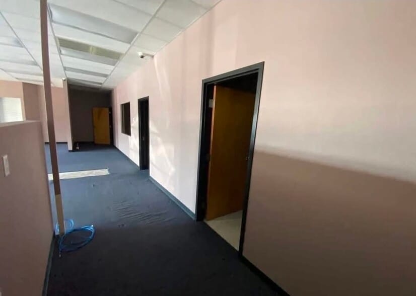 More Photos Of 115 W Industrial Park Rd, Harrison General Retail For Lease