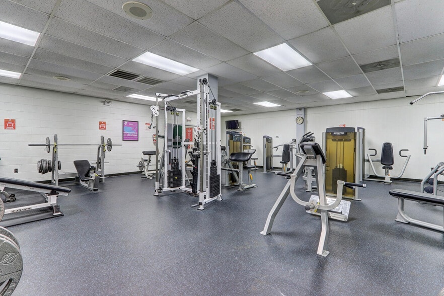 More Photos Of 600 S 5th Ave, Mayodan Health Club For Sale