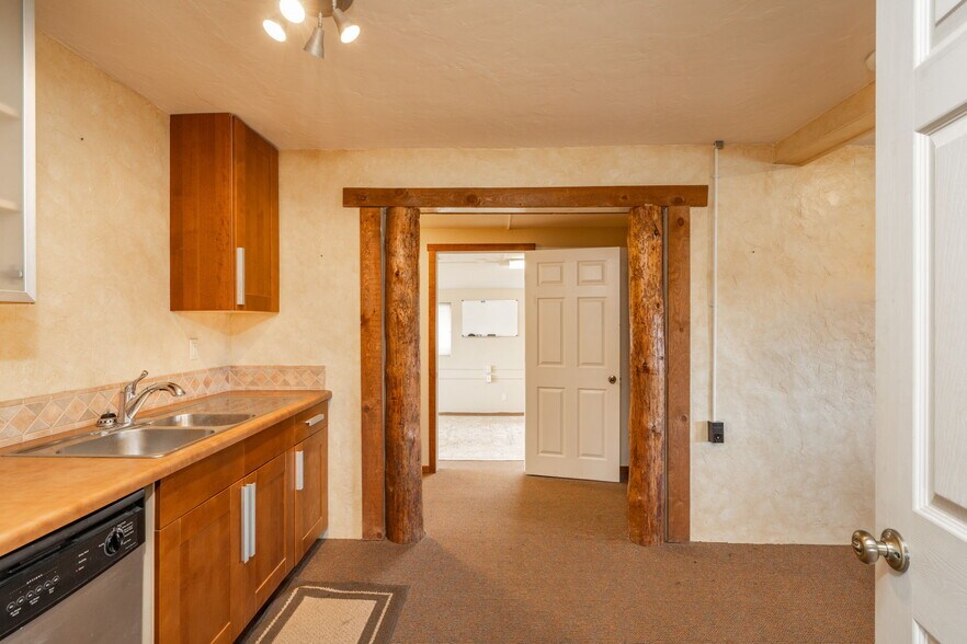 More Photos Of 815 S Dunivin Ln, Dewey Office For Sale