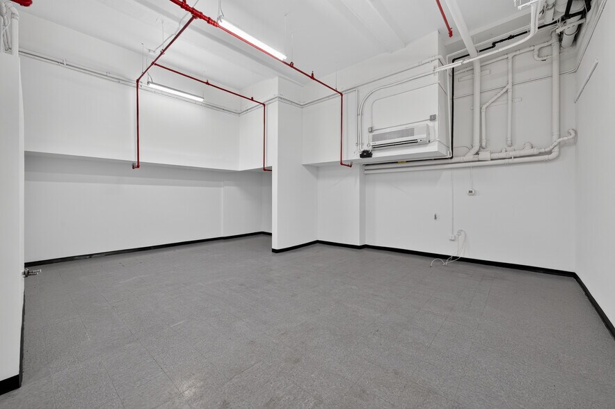 More Photos Of 356 Broadway, New York Apartments For Sale