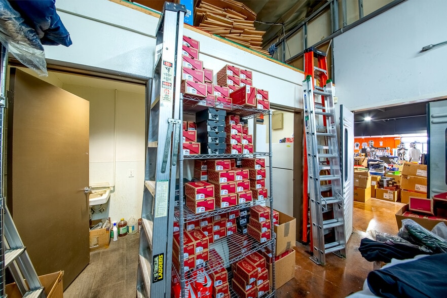 More Photos Of 333 S Brookhurst Rd, Fullerton Freestanding For Sale