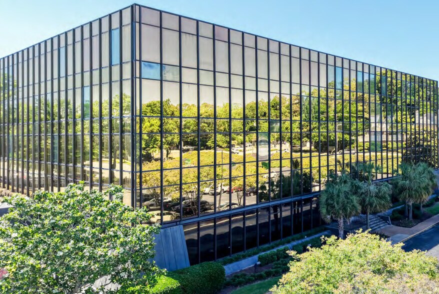 More Photos Of 3600 Forest Dr, Columbia Unknown For Lease