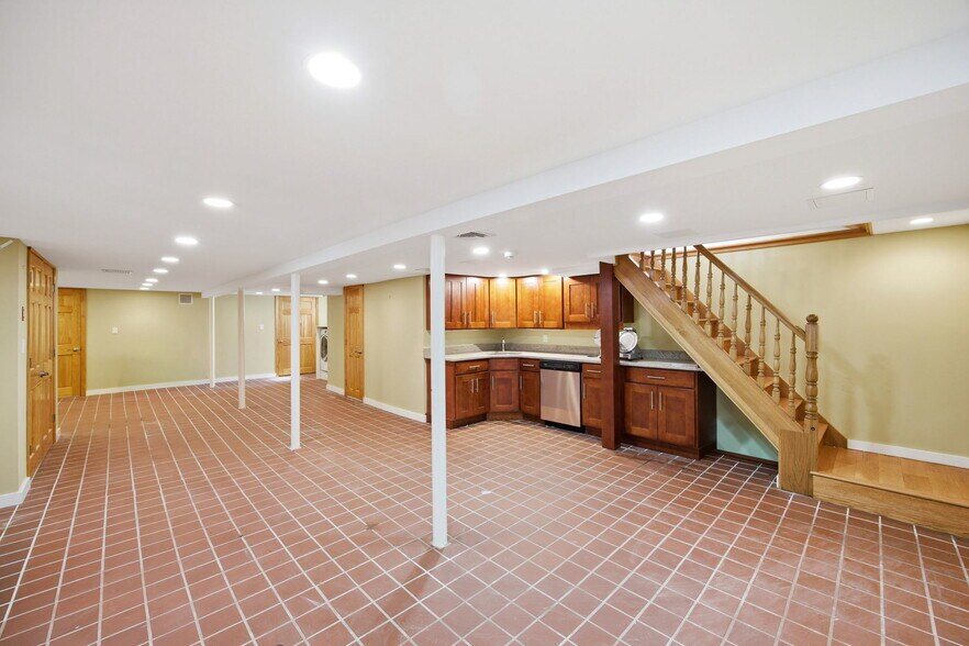 More Photos Of 9819 160th Ave, Howard Beach Apartments For Sale