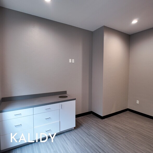 More Photos Of 2220 NW 164th St, Edmond Office For Sale