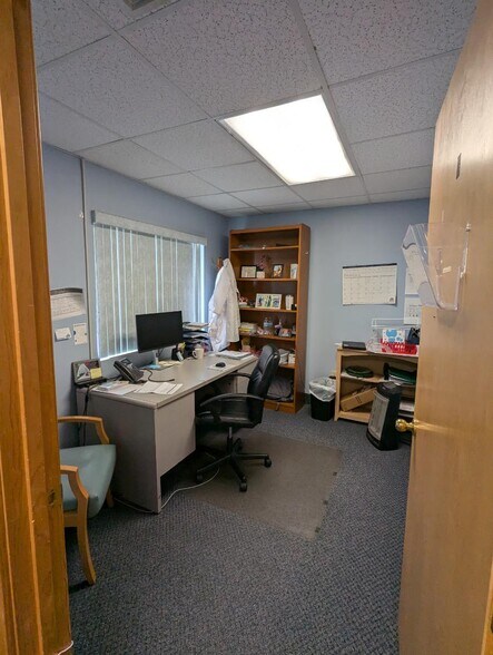 More Photos Of 1445 Wampanoag Trl, Riverside Office For Sale