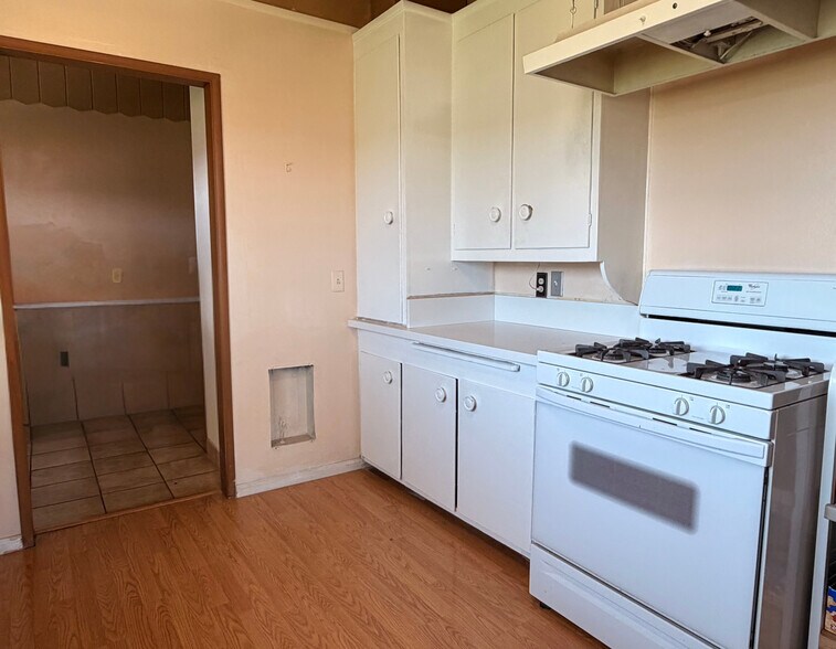 More Photos Of 13519 John Glenn Rd, Apple Valley Office For Lease