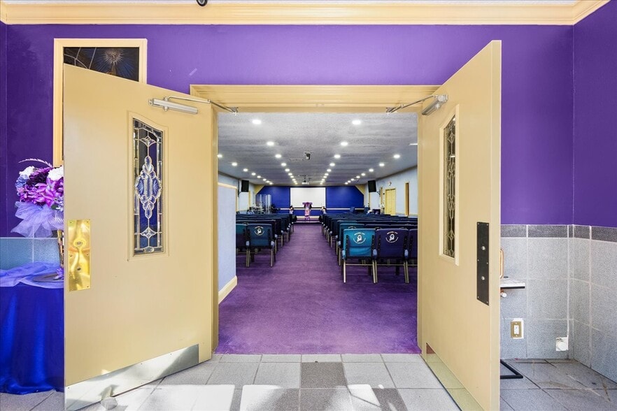 More Photos Of 1434 Oakhurst Ave, Jacksonville Religious Facility For Sale