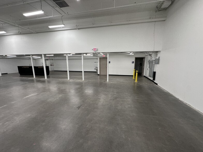 More Photos Of 7811-7931 NE Highway 99, Vancouver General Retail For Lease