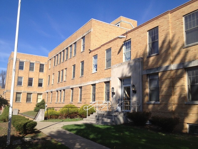 Primary Photo Of 520 Ruah St, Blossburg Medical For Sale