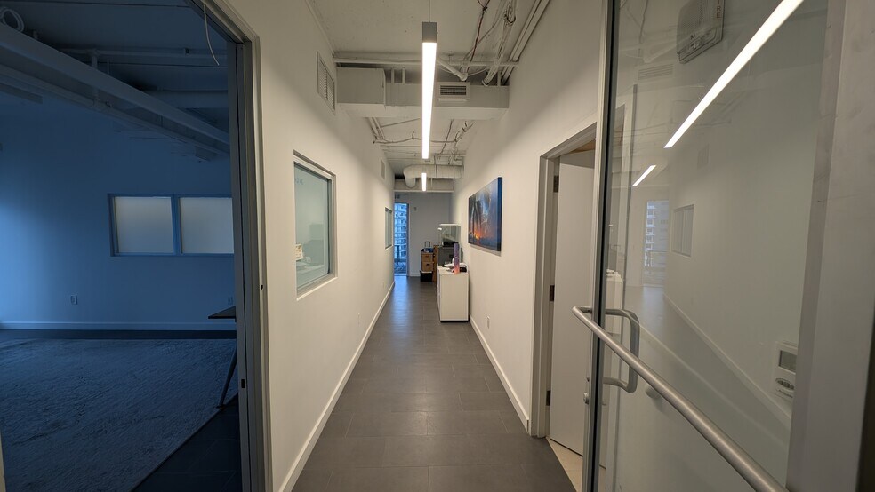 More Photos Of 3050 Biscayne Blvd, Miami Office For Lease
