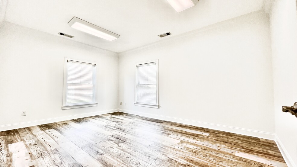 More Photos Of 4080 McGinnis Ferry Rd, Alpharetta Office For Sale