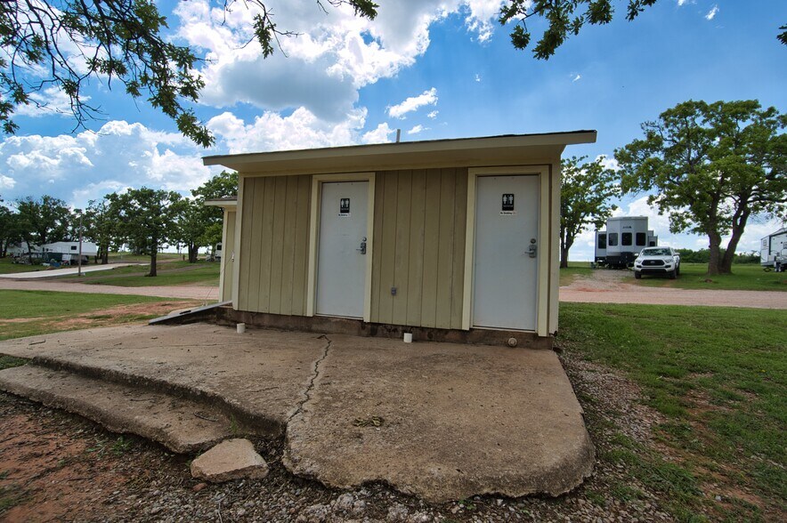More Photos Of 347203 US Route 66 Hwy, Chandler Trailer Camper Park For Sale