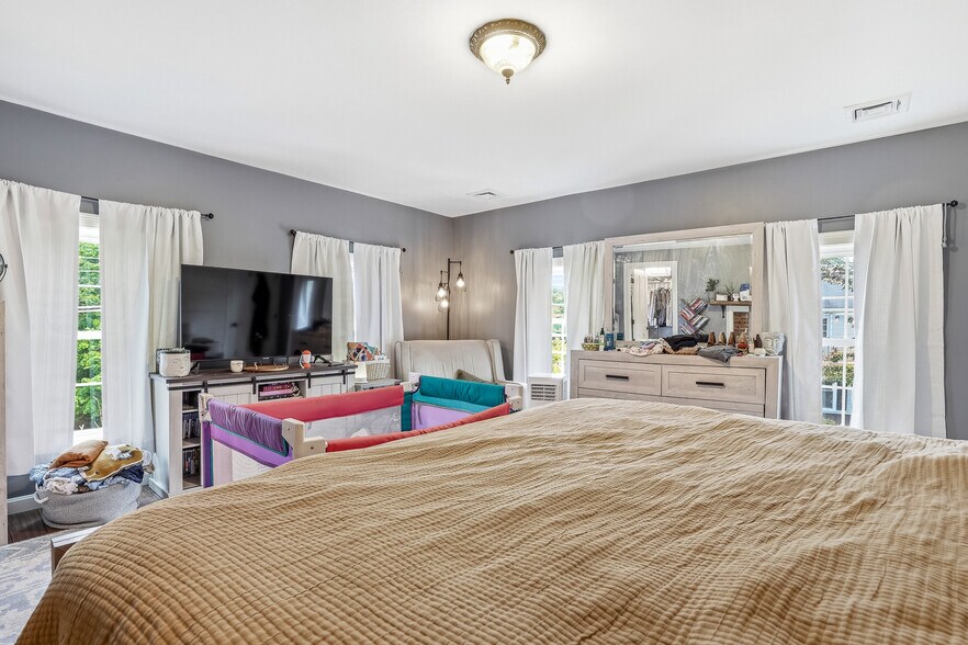 More Photos Of 1 Old Manchester Rd, Raymond Multifamily For Sale