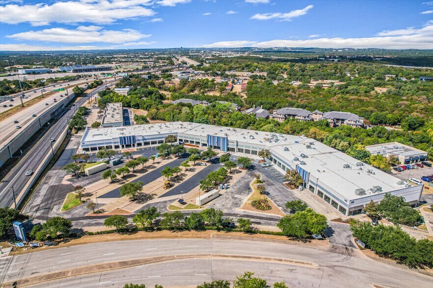 More Photos Of 4544 S Lamar Blvd, Austin Office For Sale