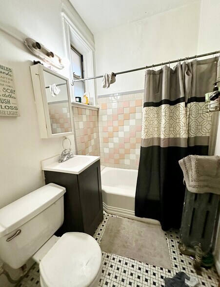 More Photos Of 1601 W Garfield Blvd, Chicago Apartments For Sale