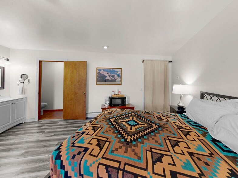 More Photos Of US 163 & San Juan River, Mexican Hat Hotel For Sale
