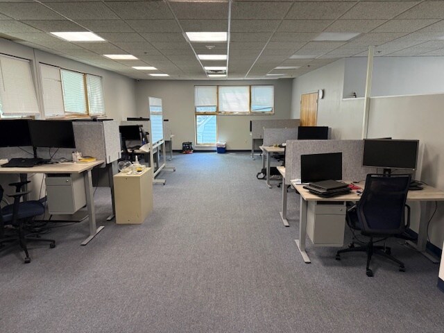 More Photos Of 1345 Queen Anne Rd, Teaneck Office For Lease