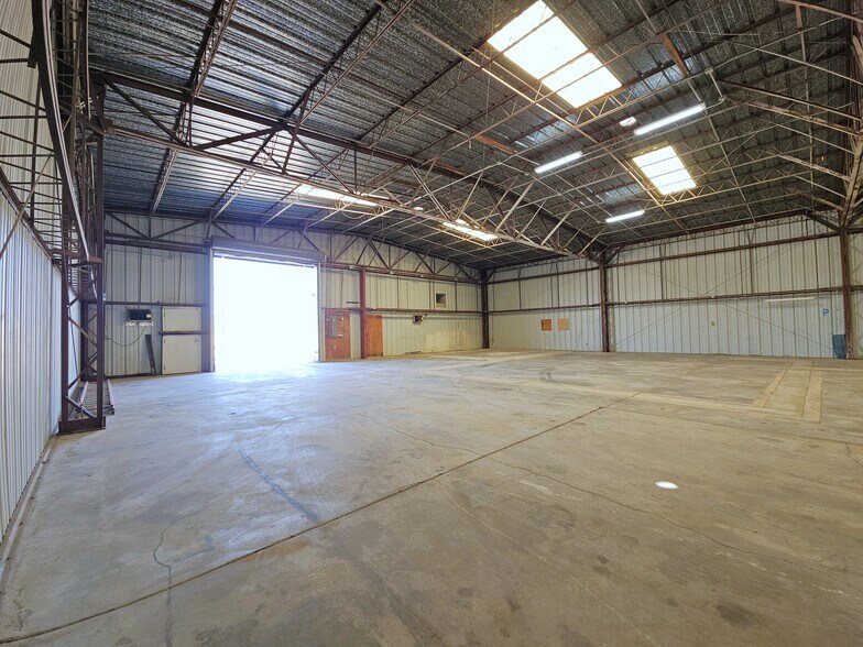 More Photos Of 3829 Rising Sun Rd, Bullhead City Distribution For Lease