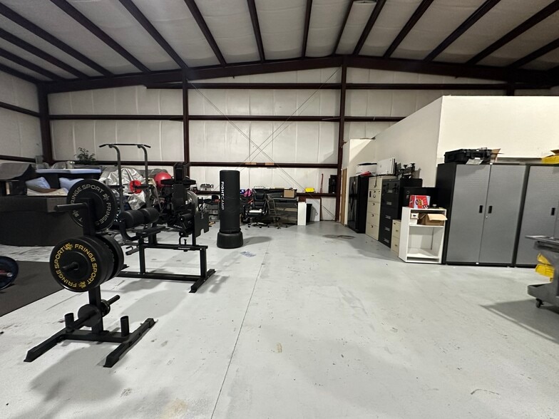 More Photos Of 2446 Success Dr, Odessa Warehouse For Lease
