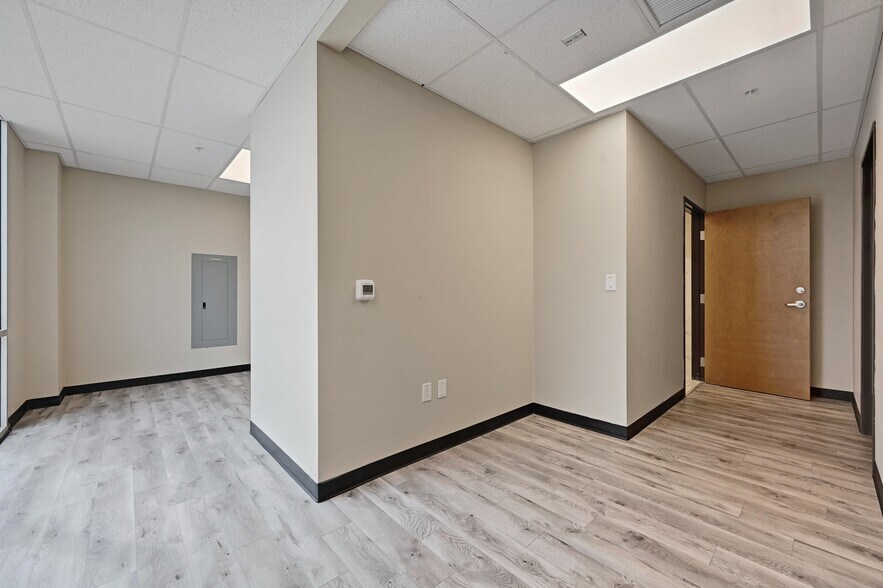 More Photos Of 2050 Double Creek Dr, Round Rock Medical For Lease