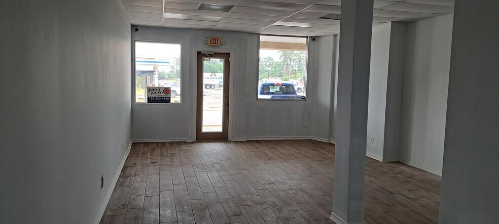 More Photos Of 5125-5133 Ella Blvd, Houston Unknown For Lease