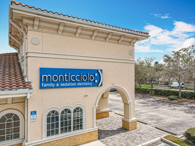 More Photos Of 9105 Town Center Pky, Bradenton Medical For Sale