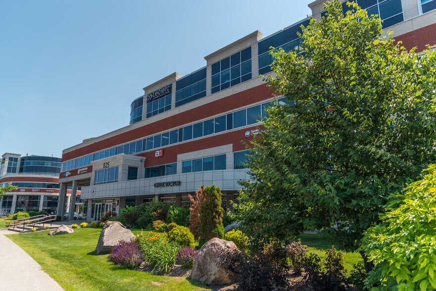 More Photos Of 825 Boul Lebourgneuf, Québec Office For Lease