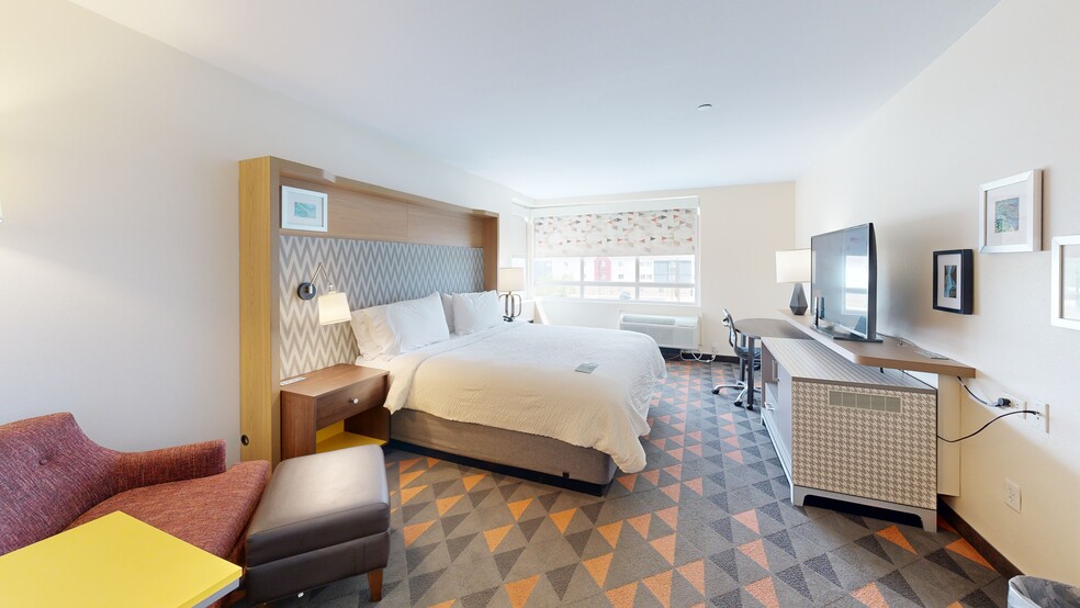 More Photos Of 300 E Central Texas Expy, Killeen Hotel For Sale