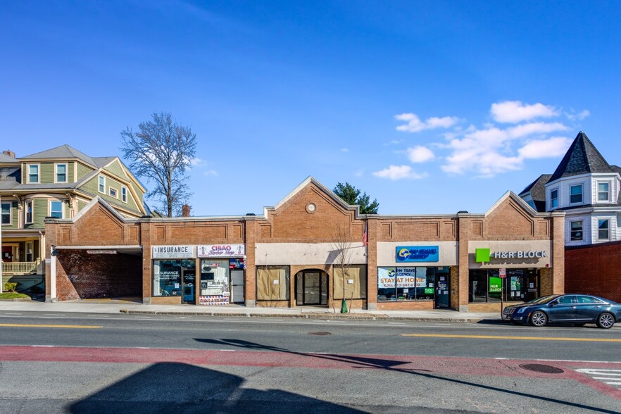 Primary Photo Of 523-531 Broadway, Everett Storefront Retail Office For Lease