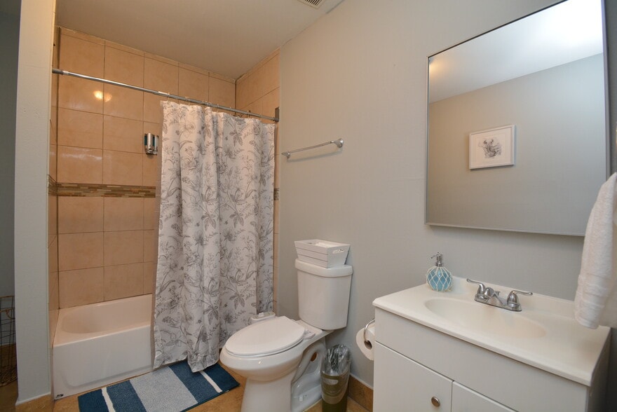 More Photos Of 7124 Avenue F, Houston Apartments For Sale