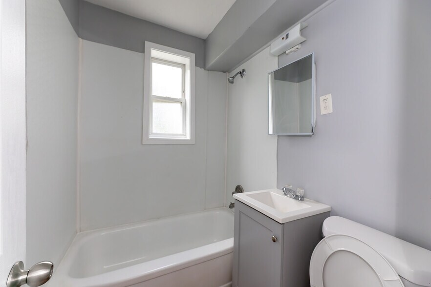 More Photos Of 1393 Lapaloma Cir, Memphis Apartments For Sale