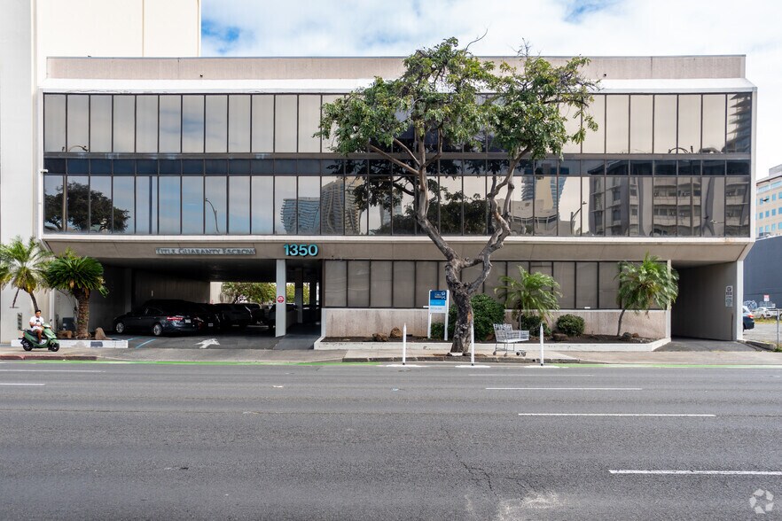 More Photos Of 1350 S King St, Honolulu Medical For Lease
