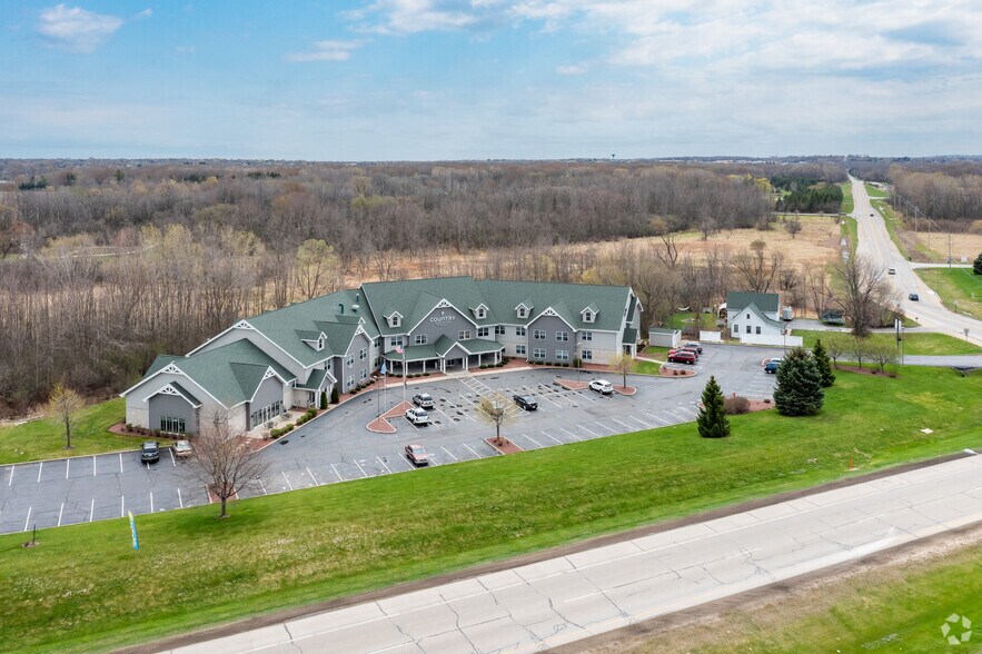 More Photos Of W188N11020 Maple Rd, Germantown Hotel For Sale