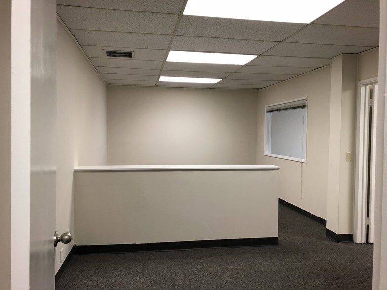More Photos Of 512 E Wilson Ave, Glendale Office For Lease
