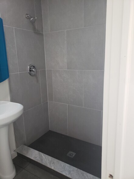 More Photos Of 136-138 Main St, Greenport Storefront Retail Residential For Sale