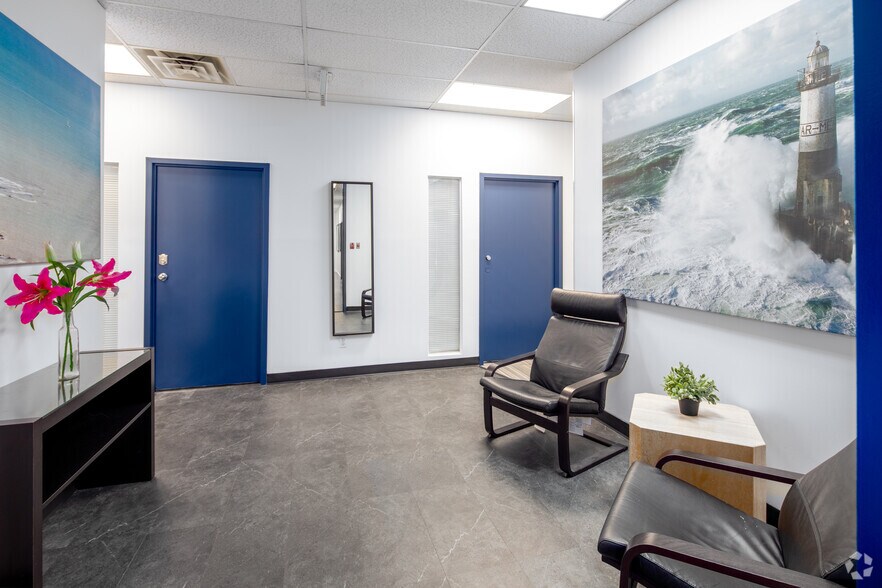 More Photos Of 120 Eglinton Ave E, Toronto Medical For Lease