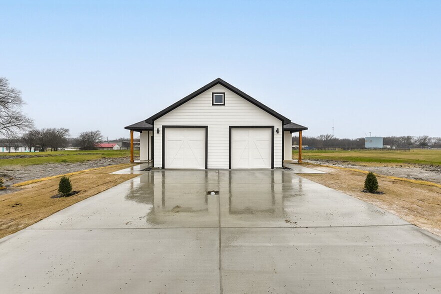 Primary Photo Of 1020 Burnett blvd, Alvarado Apartments For Sale