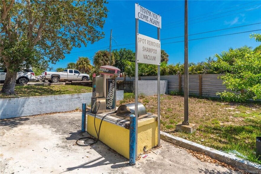 More Photos Of 1630 NE Jensen Beach Blvd, Jensen Beach Carwash For Sale