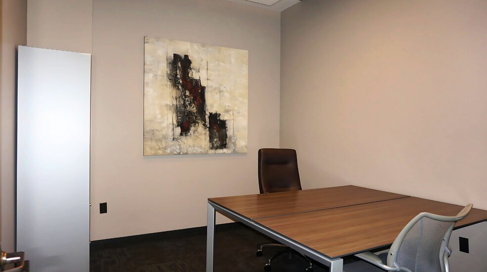 More Photos Of 7135 E Camelback Rd, Scottsdale Coworking Space