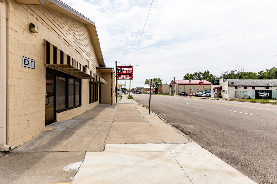 Primary Photo Of 1111 N Washington St, Junction City Restaurant For Sale