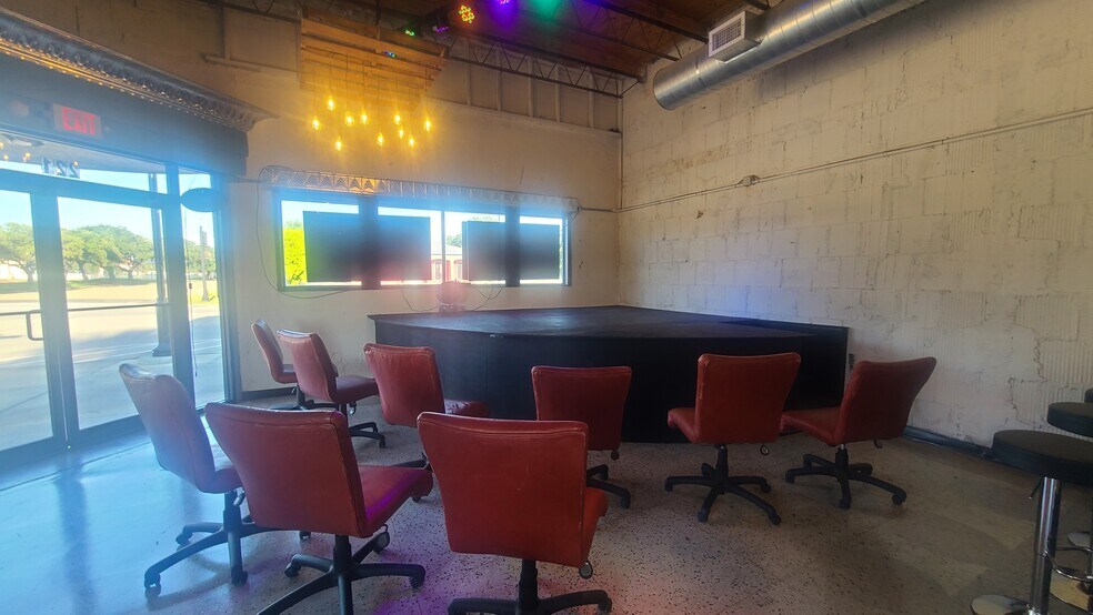 More Photos Of 221 6th St N, Texas City General Retail For Sale