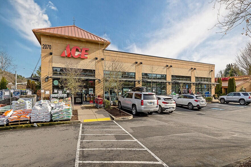 More Photos Of 2020 8th Ave, West Linn Office For Lease