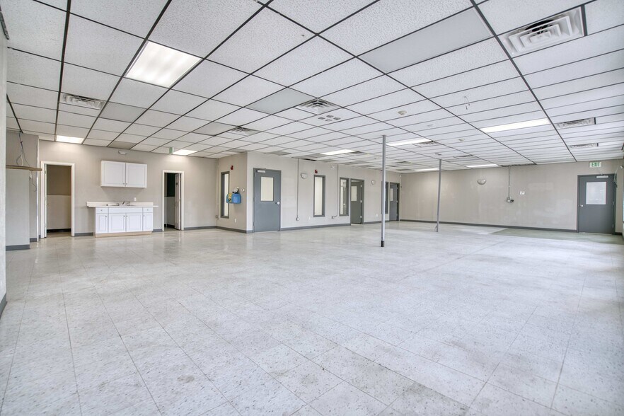 More Photos Of 1700 55th St, Boulder Industrial For Sale